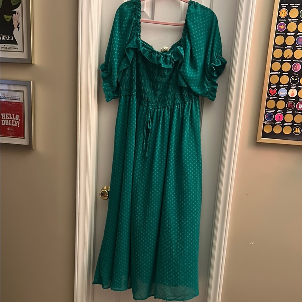 Elegant Green Midi Dress